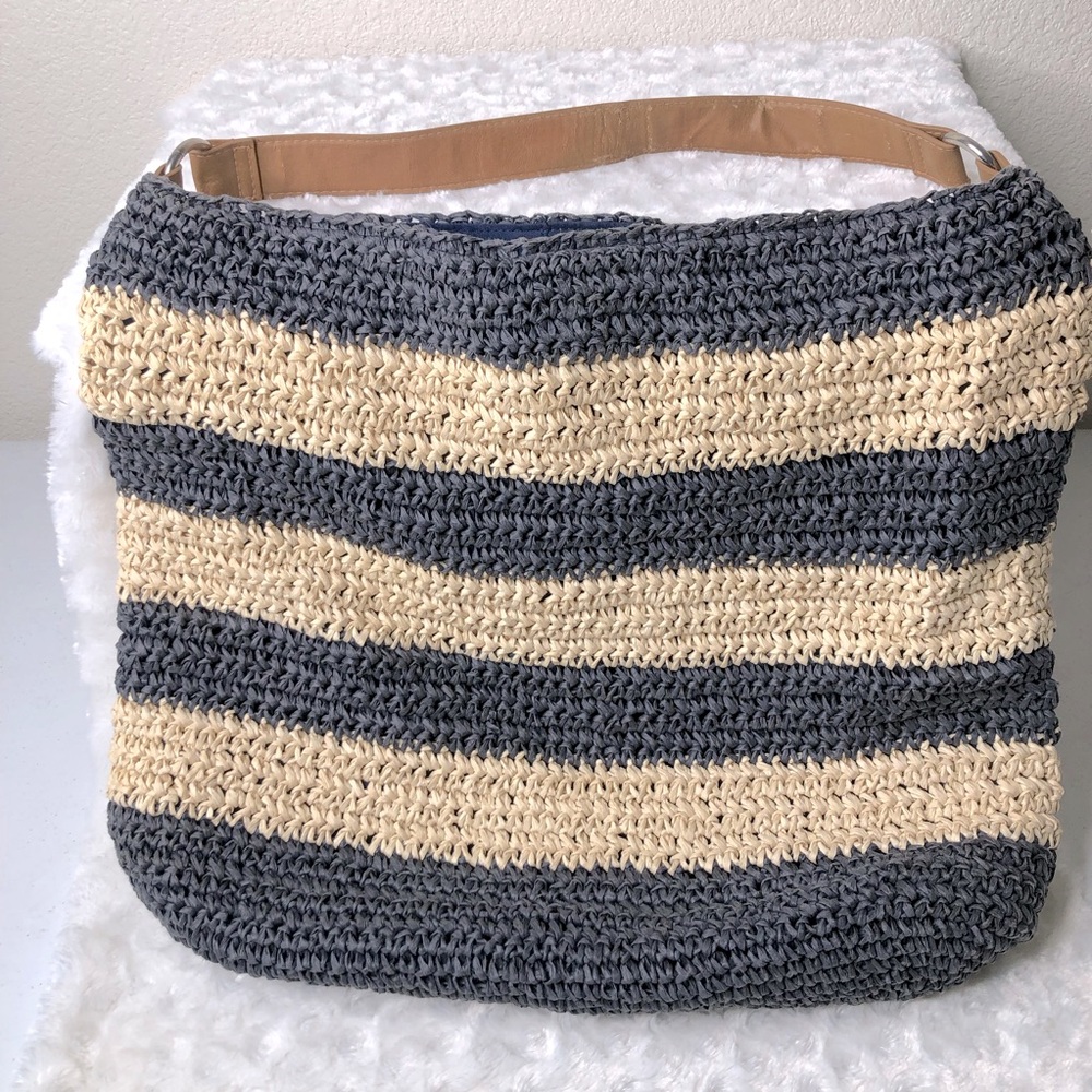 Kelly & Katie Straw Beach Bag with Faux Leather Strap Navy /Cream